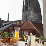 Goliath Am Dom فندق